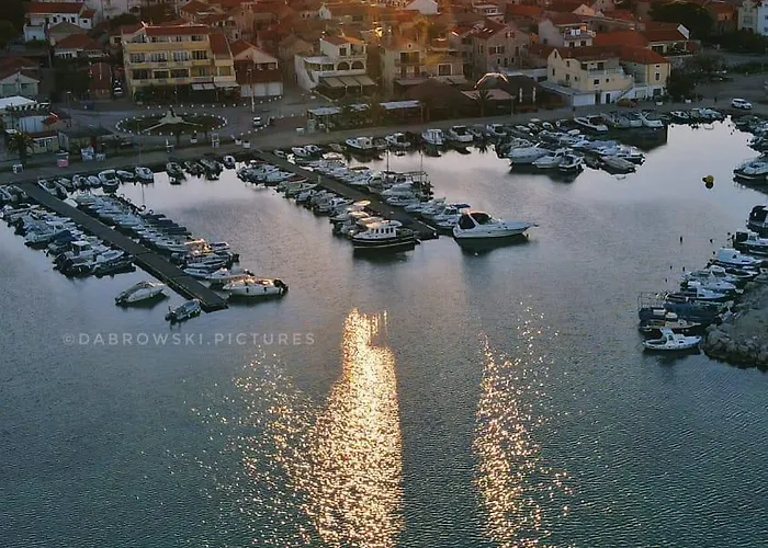 Luka * Pakoštane