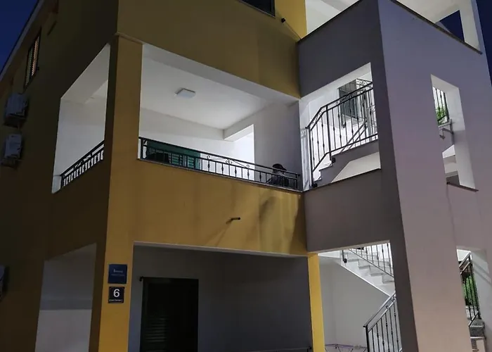 Luka פאקוסטאן