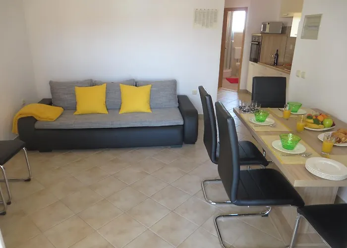 Luka Apartman *
