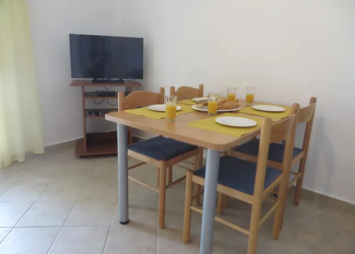 Luka Apartman *