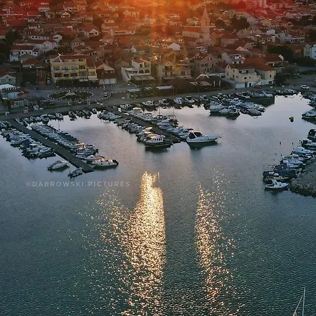 Luka * Pakoštane